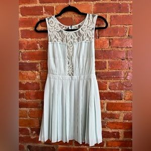 Mint green BCBG generation lace dress, size 4